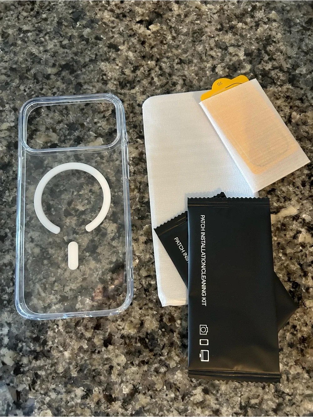 Clear Magnetic-Compatible iPhone 17 Pro Max Case - Picture 1 of 2